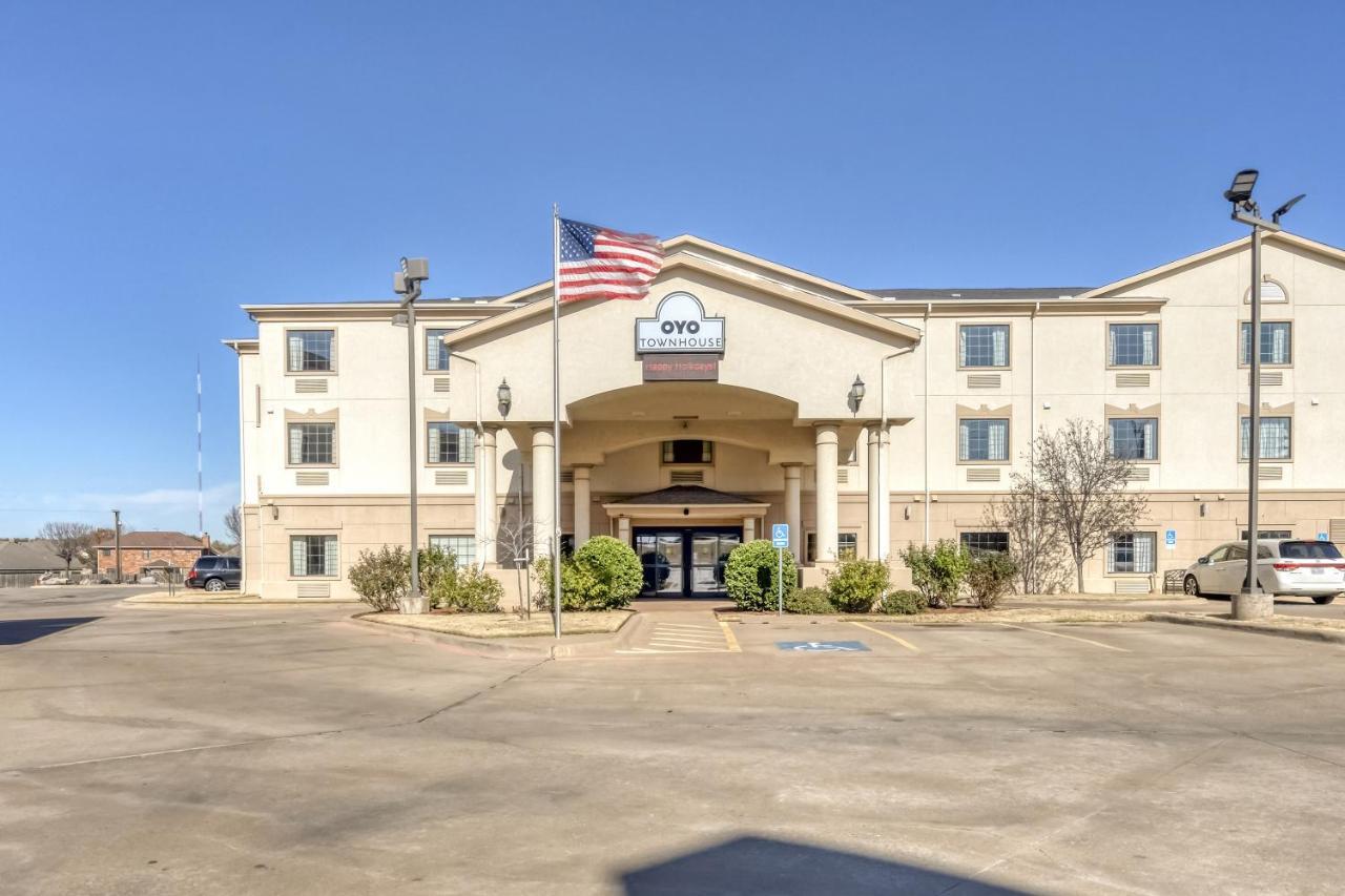 Oyo Townhouse Wichita Falls West Dış mekan fotoğraf
